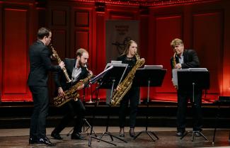 Stockholms Saxofonkvartett spelar i stora salen på Musikaliska