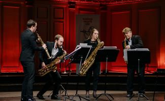 Stockholms Saxofonkvartett spelar i stora salen på Musikaliska
